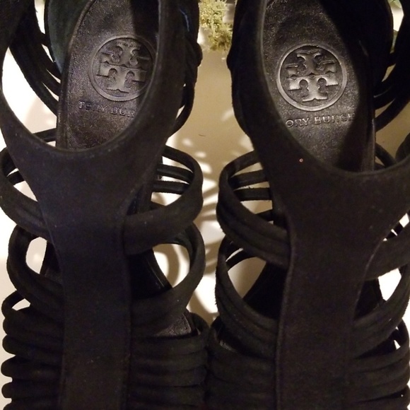 💖Host Pick💖 Tory Burch Black Suede Heels - Picture 3 of 8